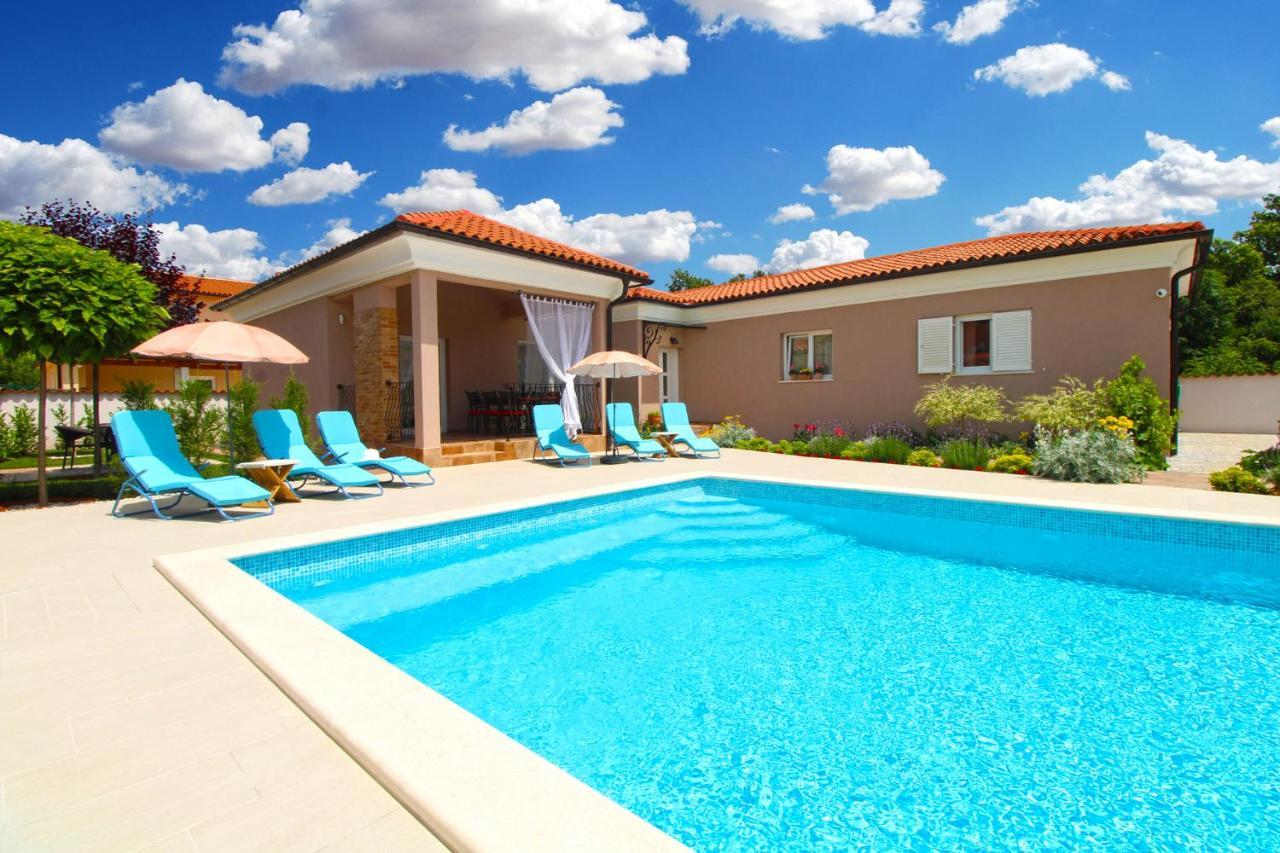 Villa Olgica 2269 Pula Exterior foto